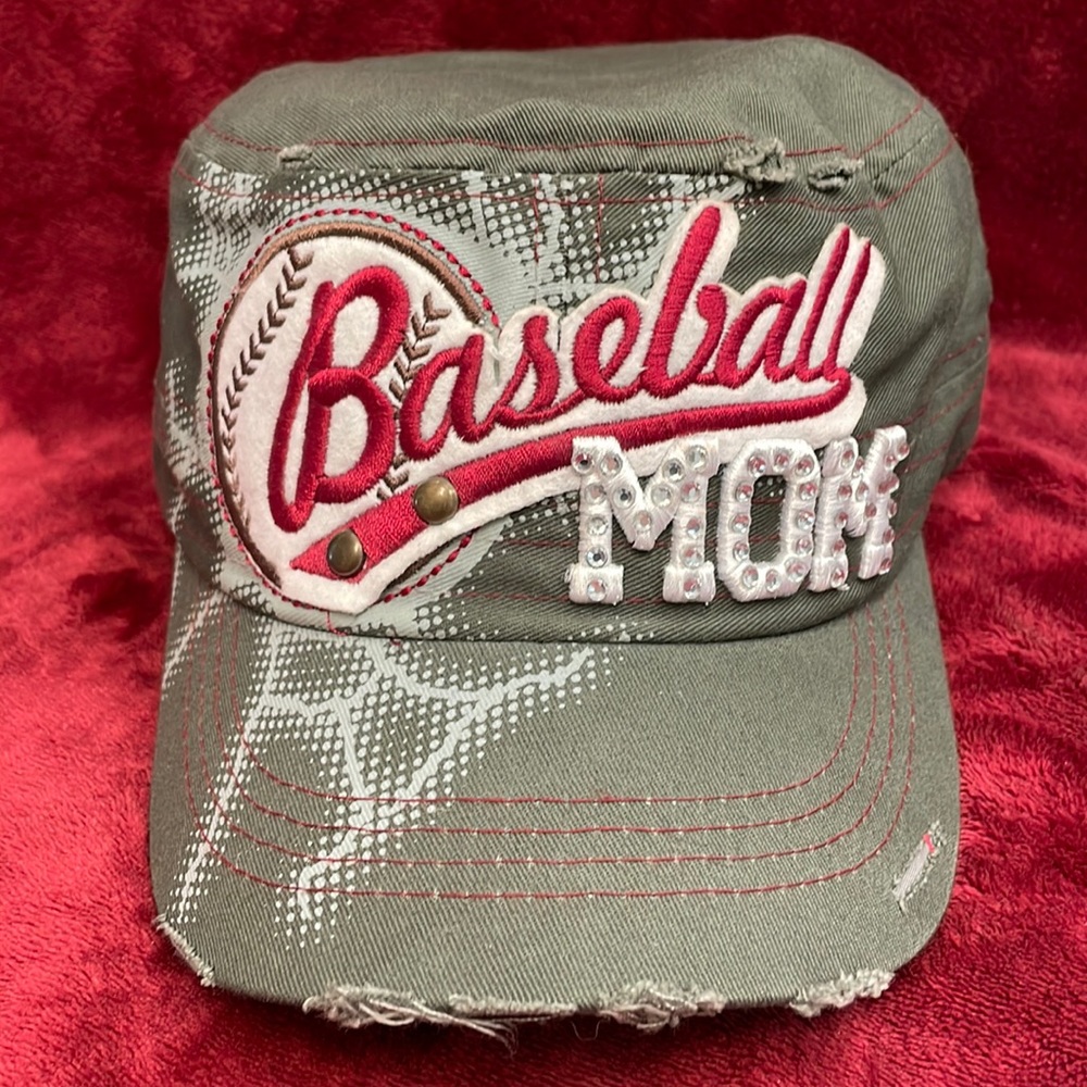 BASEBALL MOM HAT. LEADER LOGA